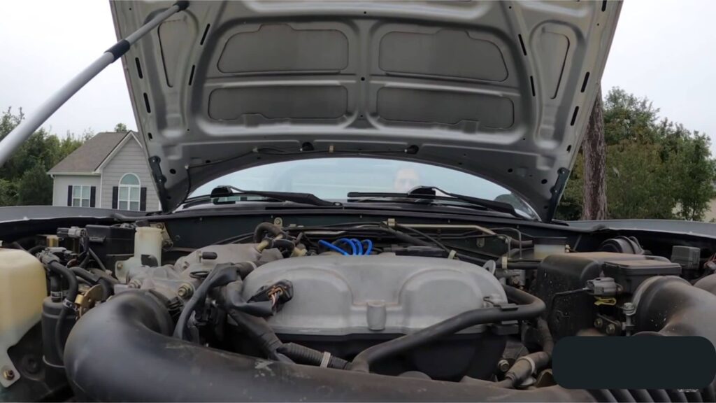Signs of a cracked engine mount