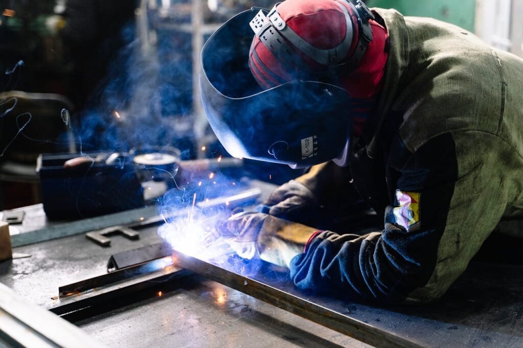 Fixing cracked trampoline frame with MIG welder